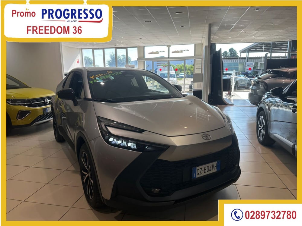 Toyota Toyota C-HR nuova a Milano
