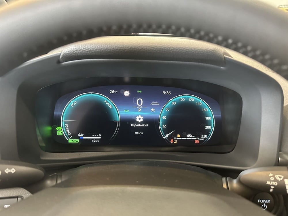 Toyota Toyota C-HR nuova a Milano (19)