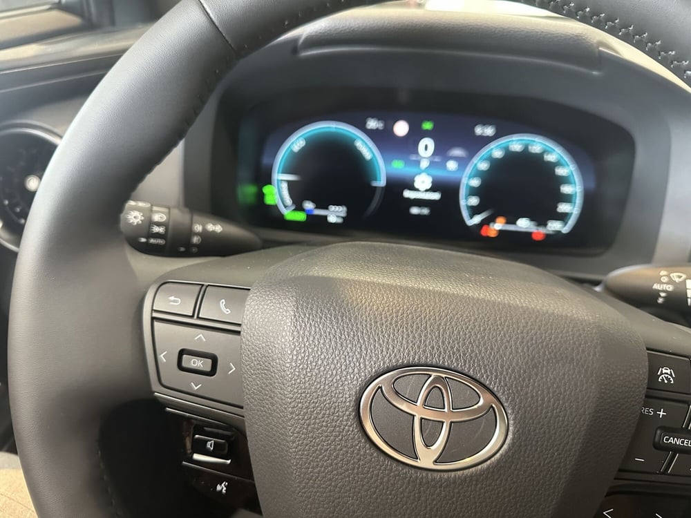 Toyota Toyota C-HR nuova a Milano (20)