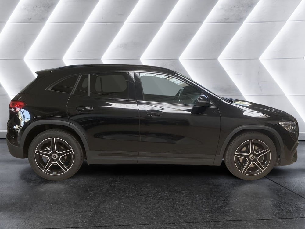 Mercedes-Benz GLA SUV usata a Napoli (4)