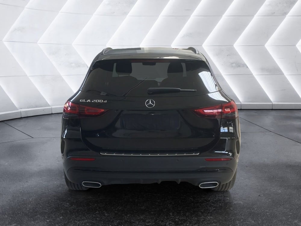 Mercedes-Benz GLA SUV usata a Napoli (7)