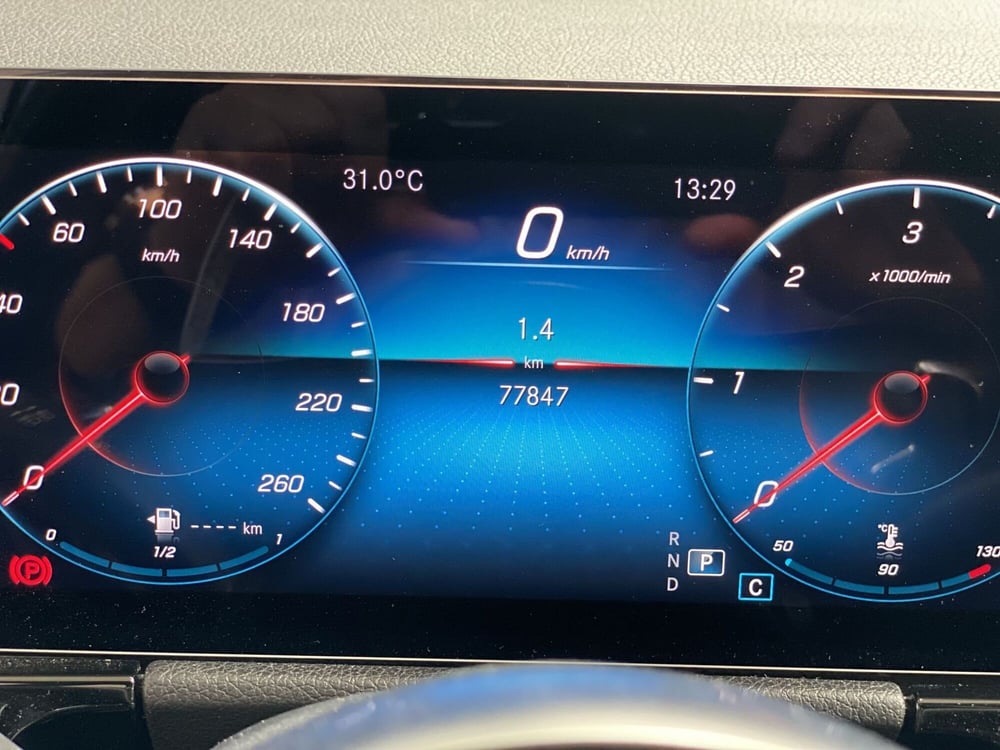 Mercedes-Benz GLA SUV usata a Napoli (9)