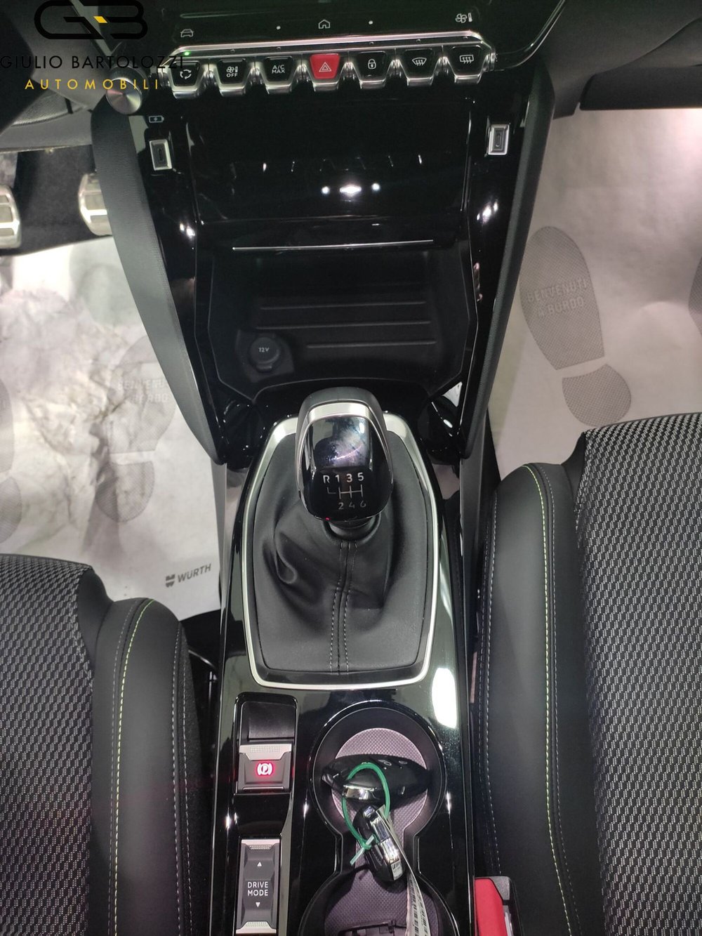 Peugeot 208 nuova a Prato (6)