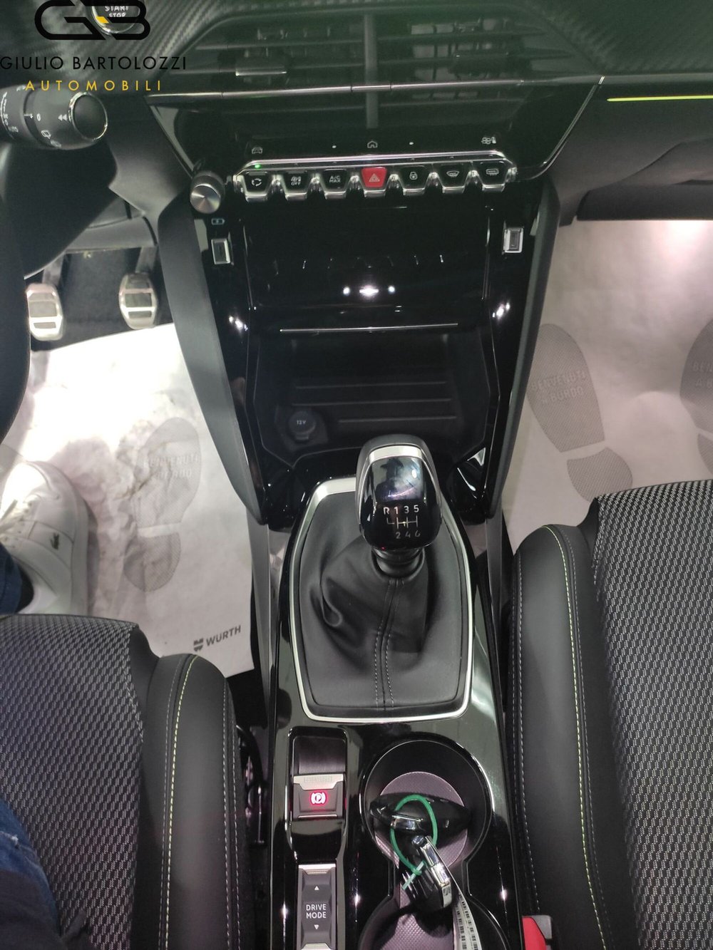 Peugeot 208 nuova a Prato (7)