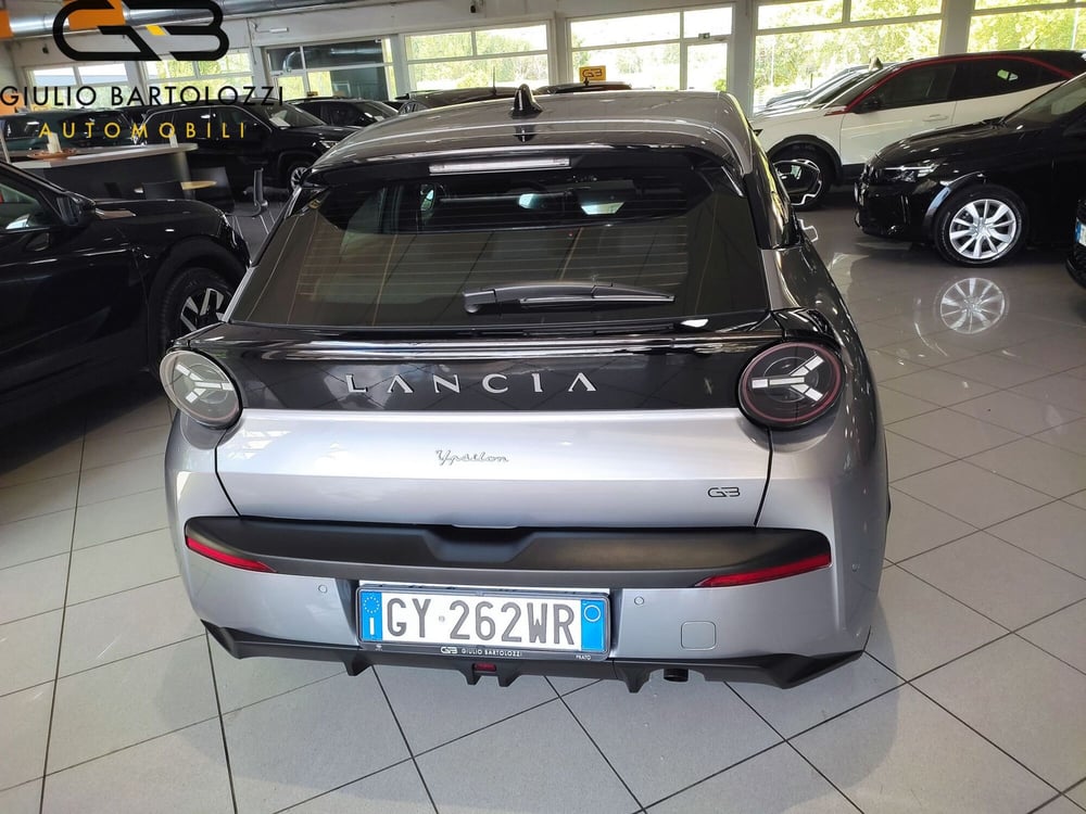 Lancia Ypsilon nuova a Prato (11)