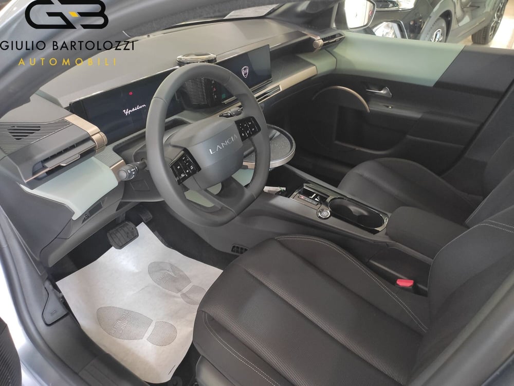 Lancia Ypsilon nuova a Prato (4)