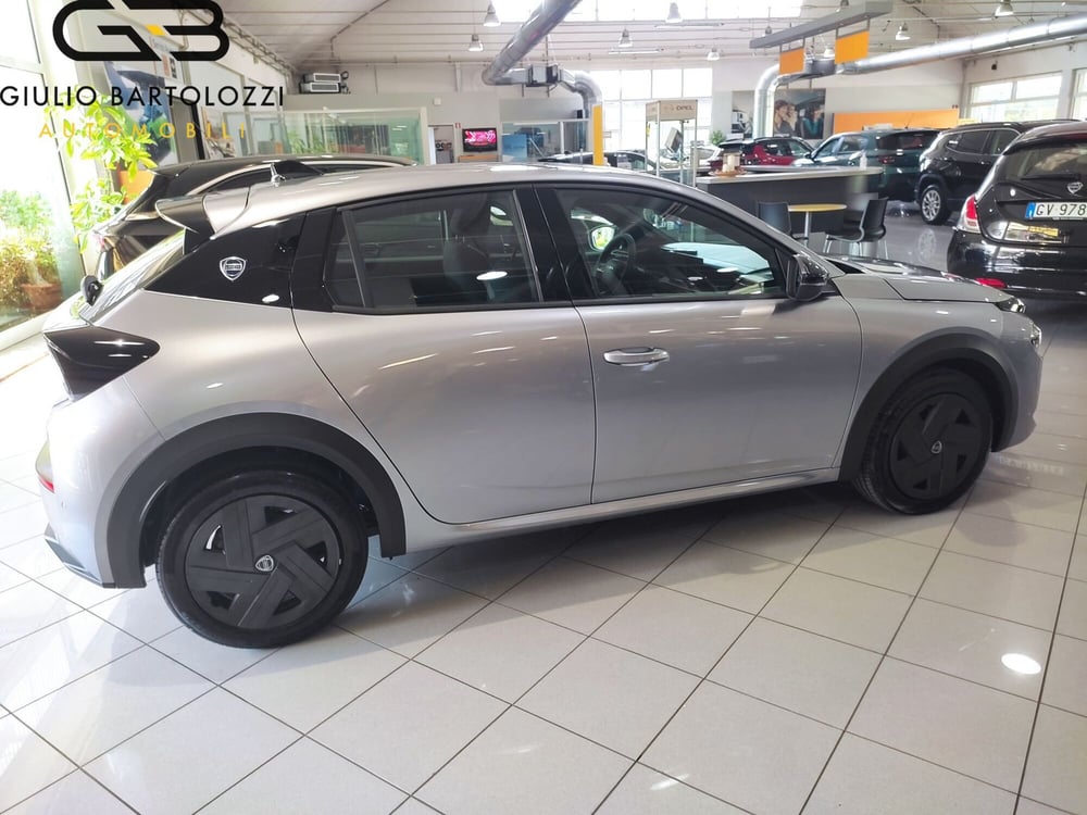 Lancia Ypsilon nuova a Prato (8)