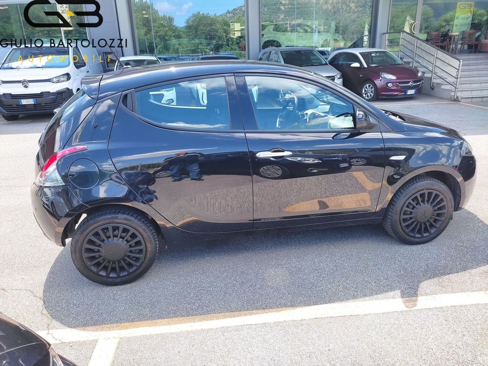Lancia Ypsilon usata a Prato (3)