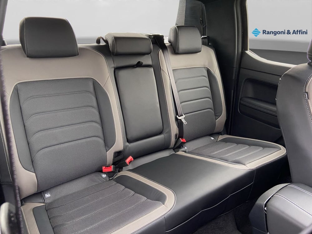 Volkswagen Amarok nuova a Mantova (16)
