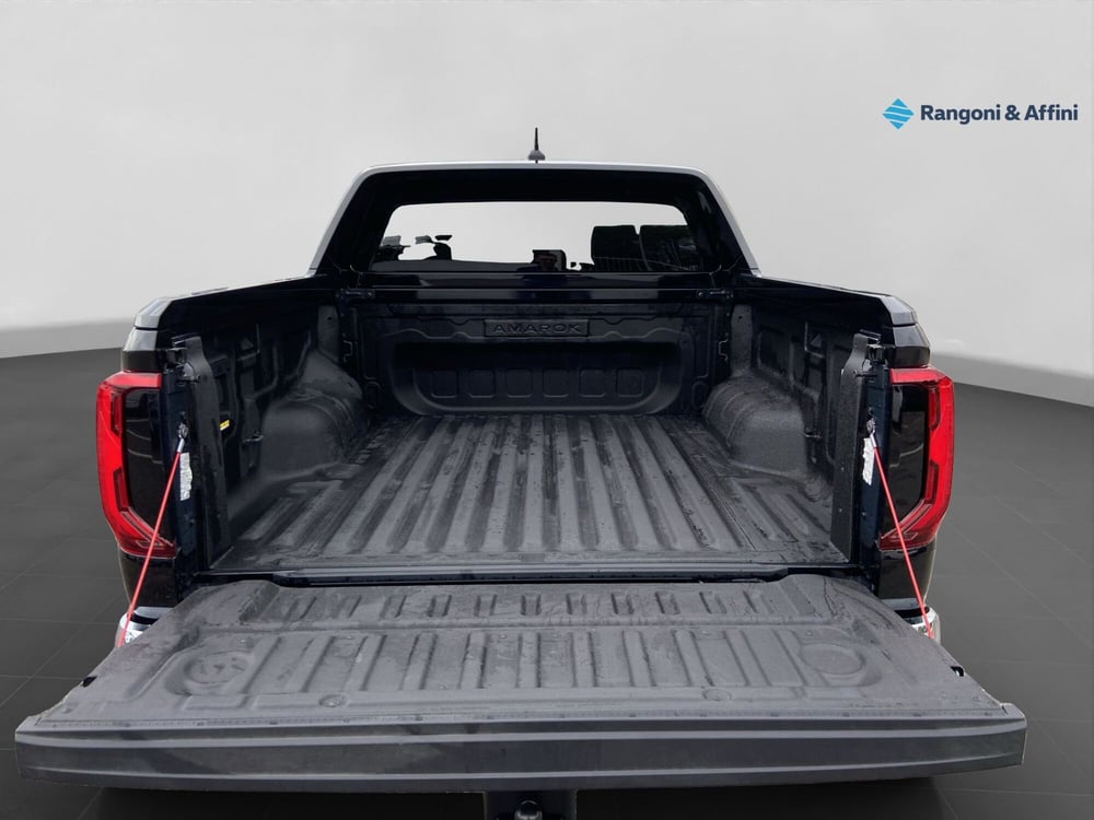 Volkswagen Amarok nuova a Mantova (17)