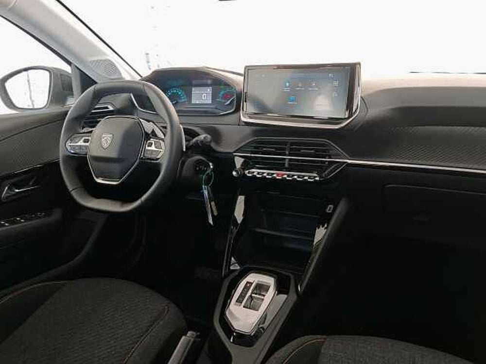 Peugeot 208 nuova a Palermo (9)