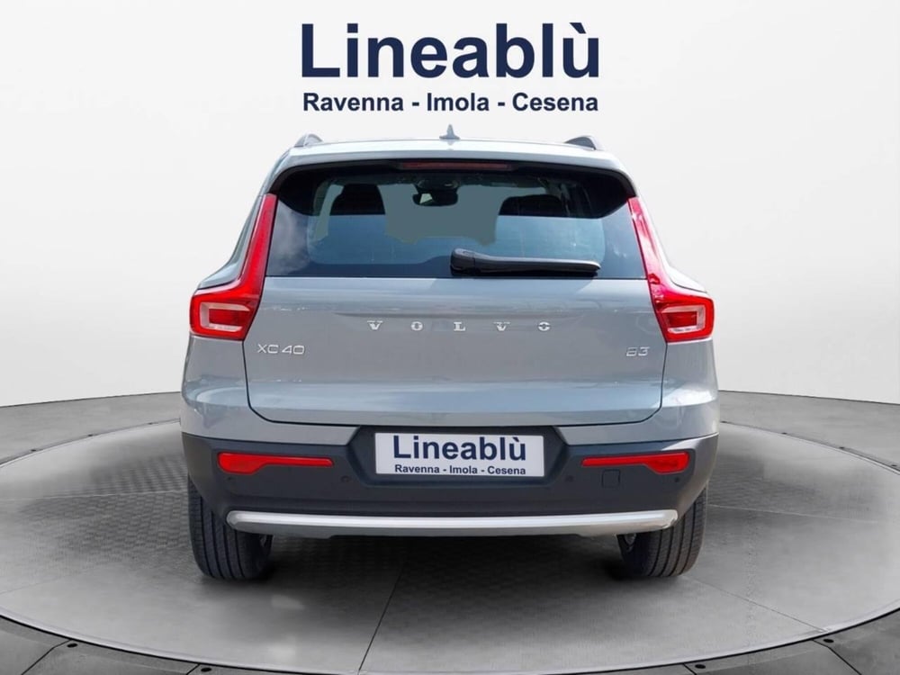 Volvo XC40 nuova a Ravenna (4)