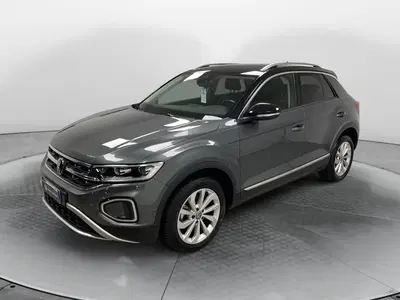 Volkswagen T-Roc 1.5 TSI ACT Style BlueMotion Technology del 2022 usata a Carnago
