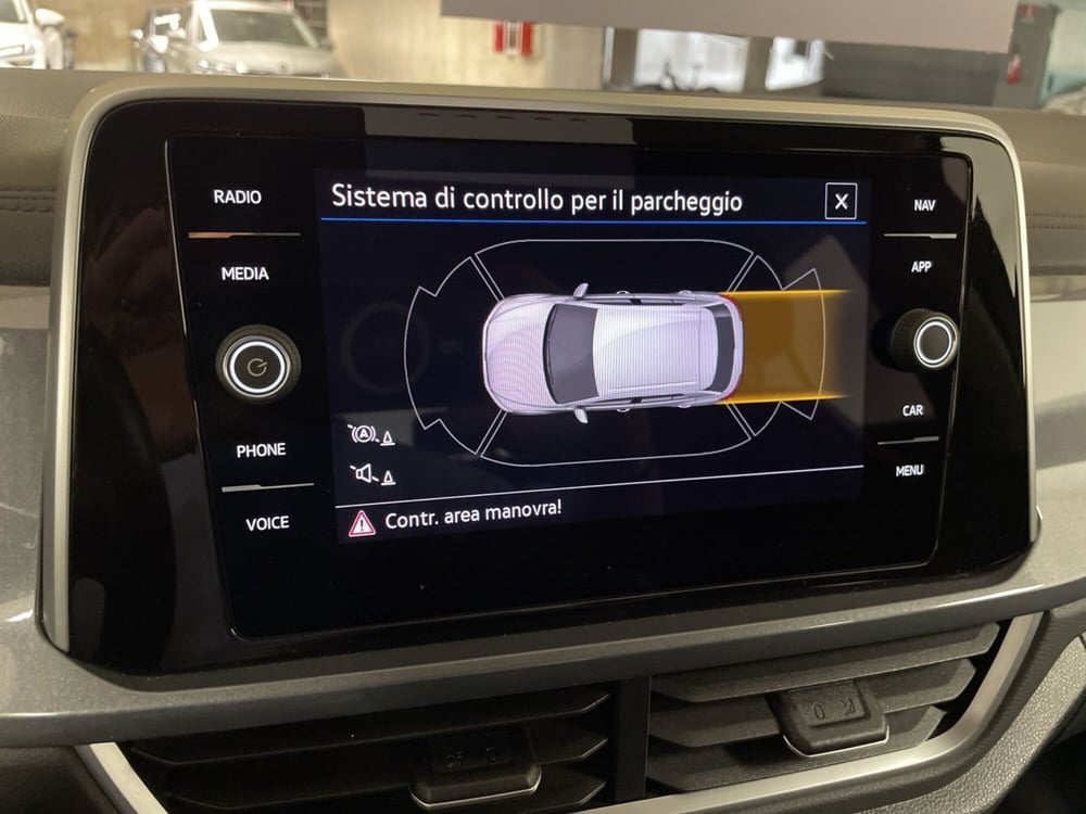 Volkswagen T-Roc usata a Varese (9)