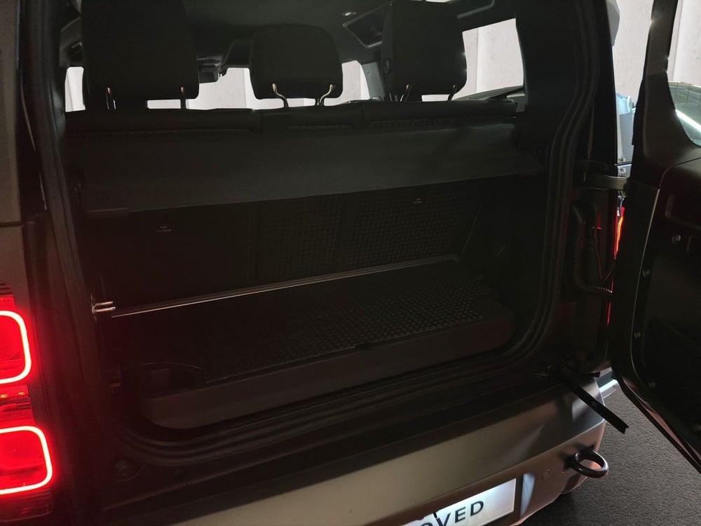 Land Rover Defender usata a Milano (20)