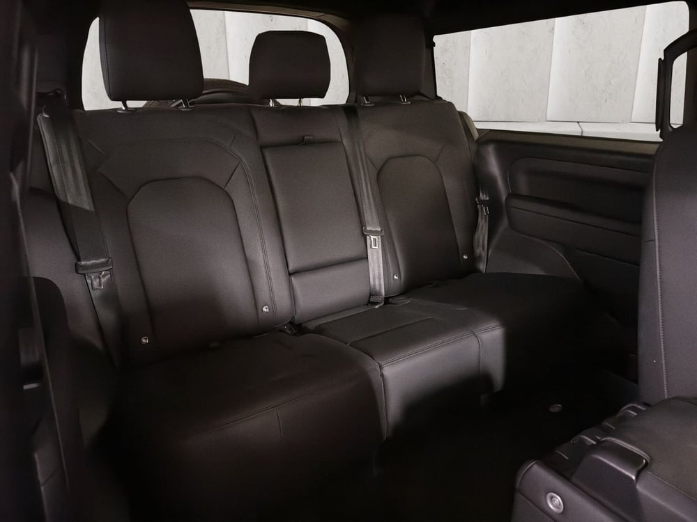 Land Rover Defender usata a Milano (5)