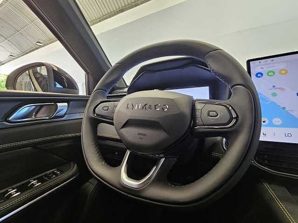 Lynk & Co 01 nuova a Caserta (13)