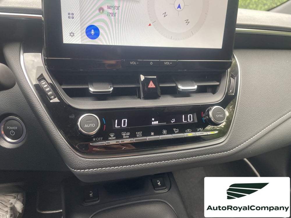 Toyota Corolla Touring Sports nuova a Roma (16)