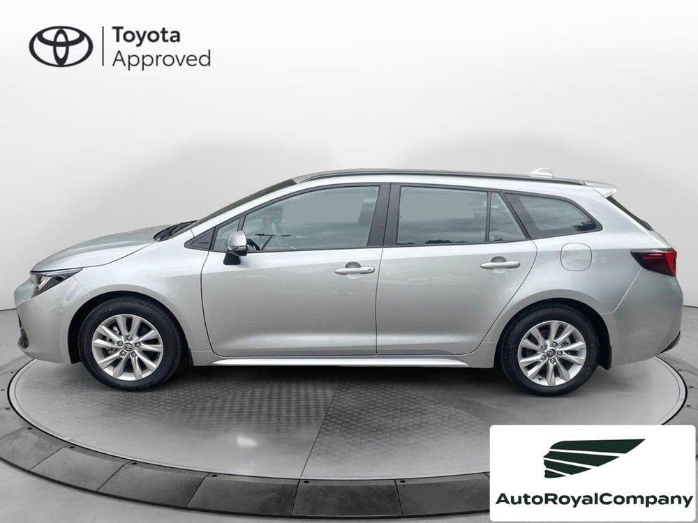 Toyota Corolla Touring Sports nuova a Roma (2)