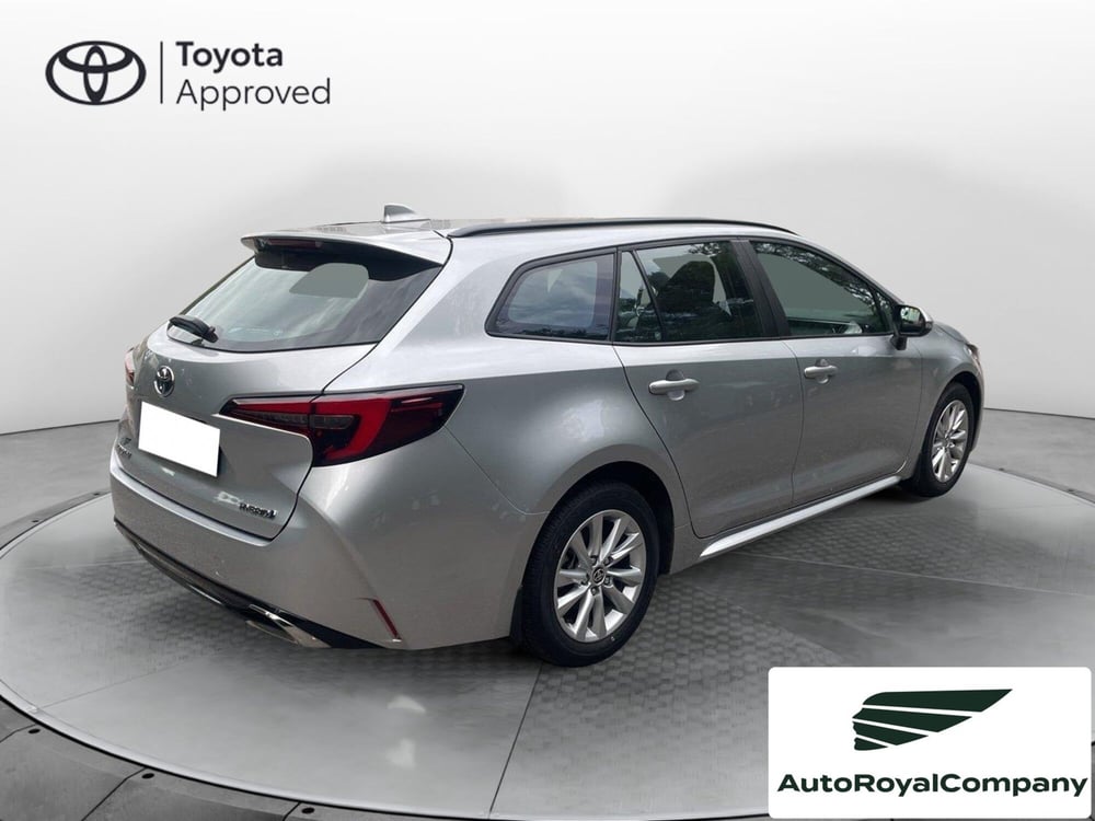 Toyota Corolla Touring Sports nuova a Roma (5)