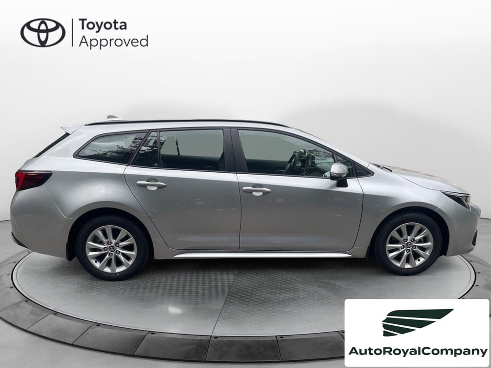 Toyota Corolla Touring Sports nuova a Roma (6)