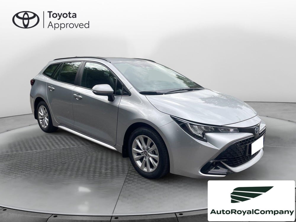 Toyota Corolla Touring Sports nuova a Roma (7)