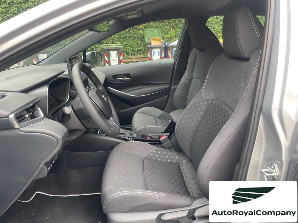 Toyota Corolla Touring Sports nuova a Roma (9)