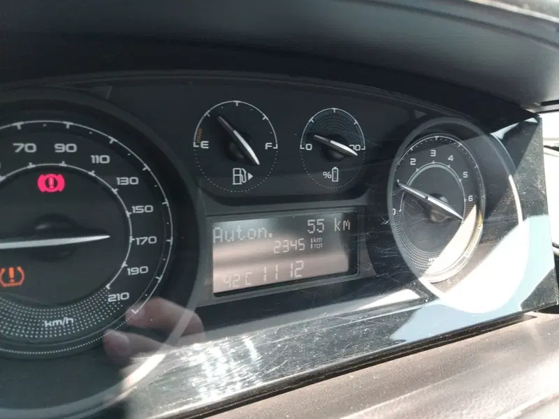 Lancia Ypsilon usata a Roma (15)