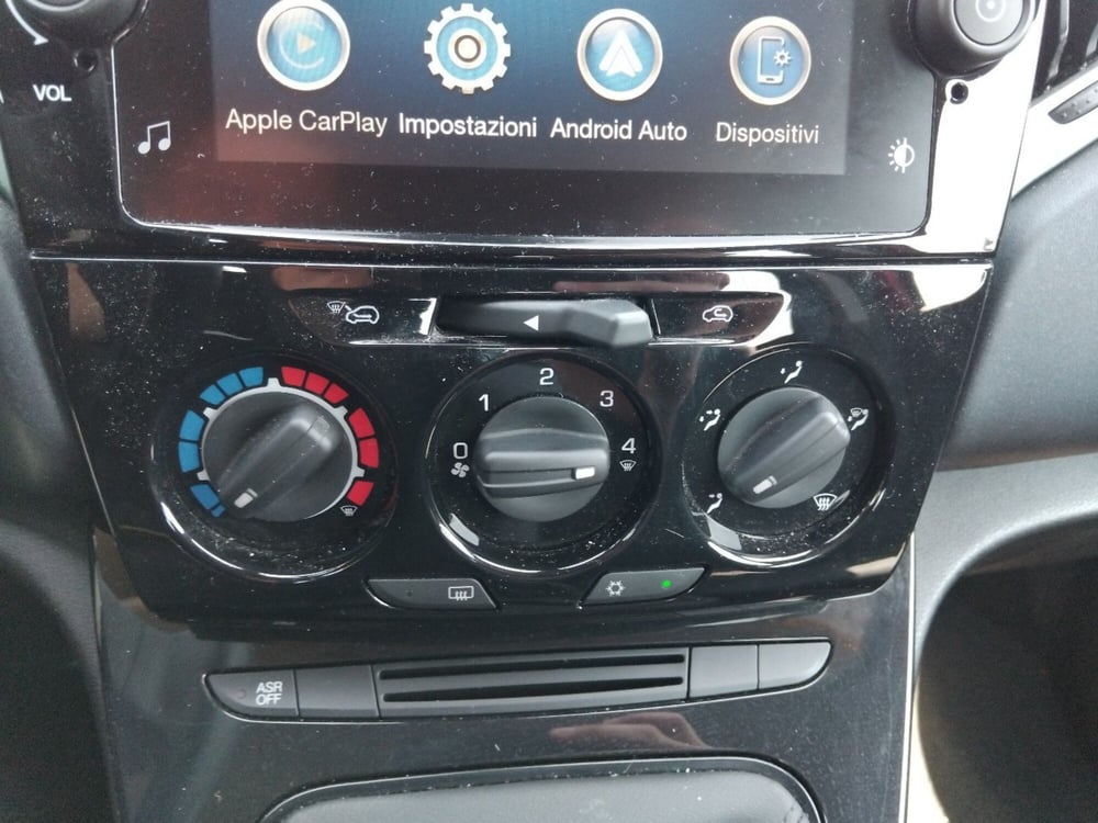 Lancia Ypsilon usata a Roma (17)