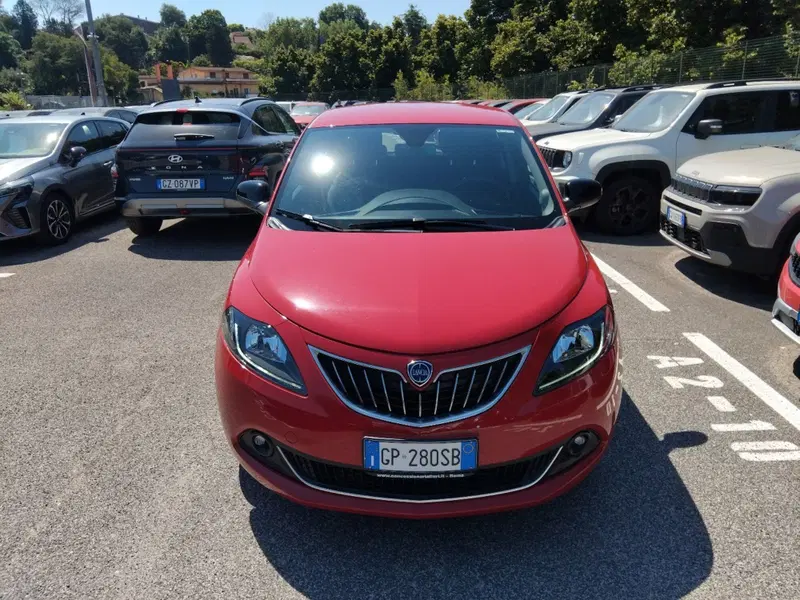 Lancia Ypsilon usata a Roma (7)