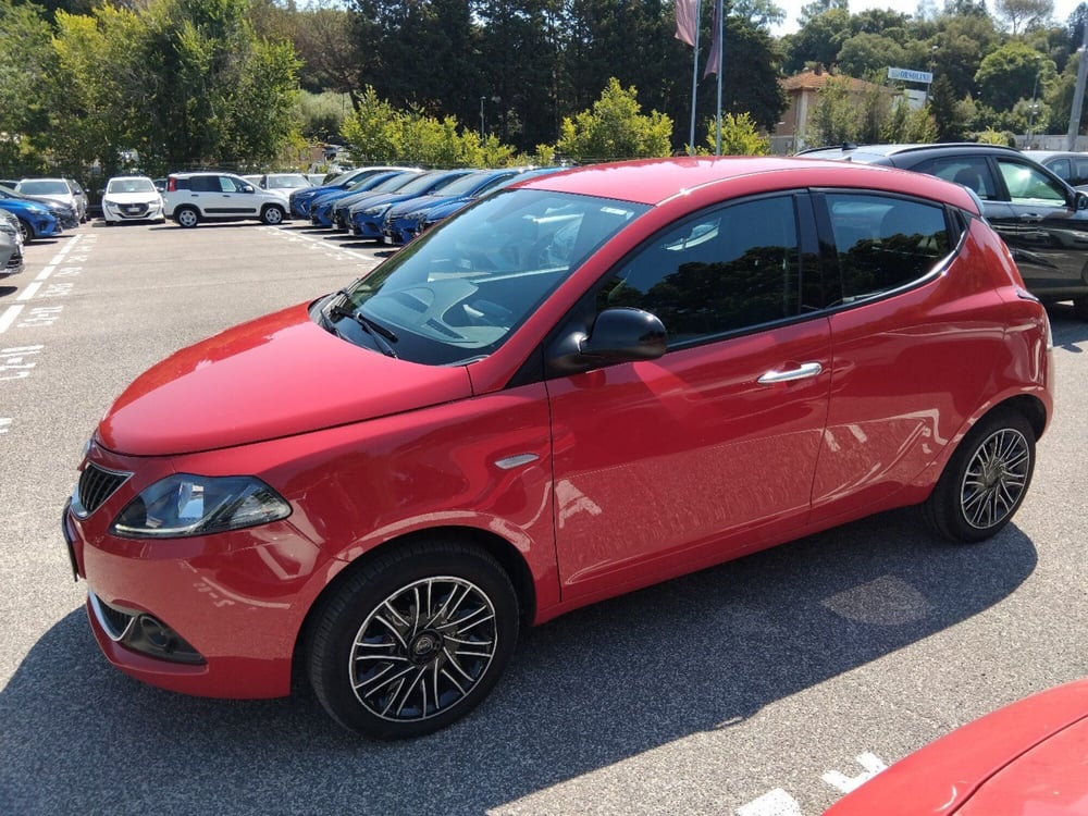 Lancia Ypsilon usata a Roma (8)