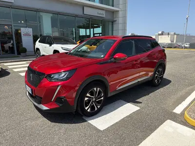 Peugeot 2008 PureTech 130 S&amp;S Allure Pack del 2021 usata a Reggio Calabria
