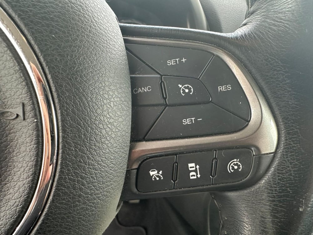 Jeep Renegade usata a Milano (13)