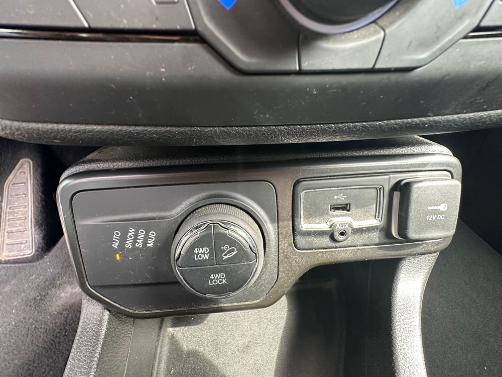 Jeep Renegade usata a Milano (19)