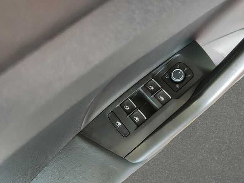 Volkswagen T-Cross nuova a Como (7)