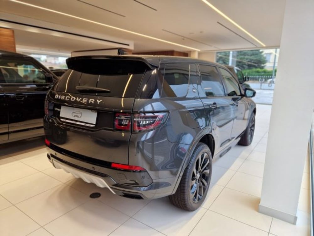 Land Rover Discovery Sport nuova a Modena (2)