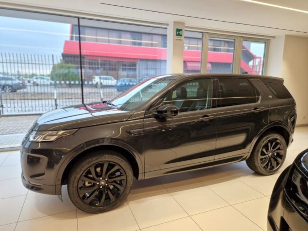 Land Rover Discovery Sport nuova a Modena (3)