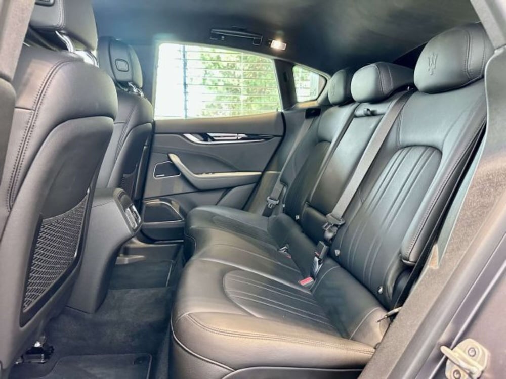 Maserati Levante usata a Torino (11)