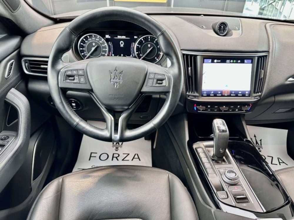 Maserati Levante usata a Torino (14)