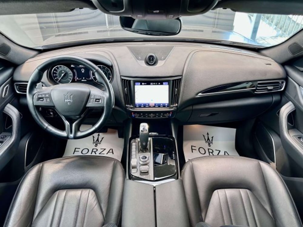 Maserati Levante usata a Torino (15)