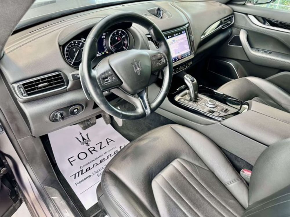 Maserati Levante usata a Torino (9)