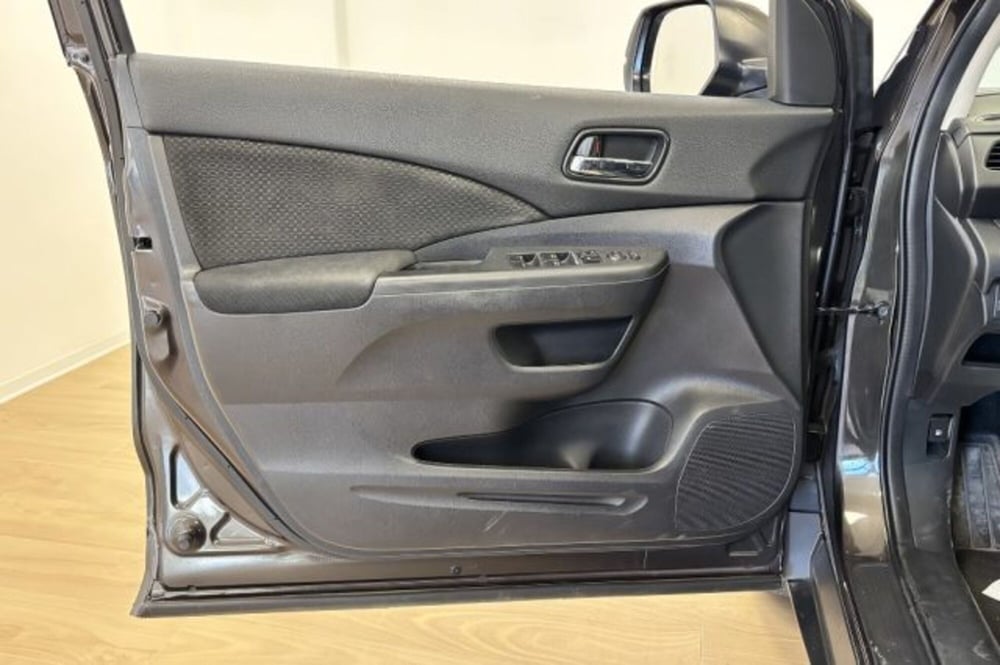 Honda CR-V usata a Latina (12)