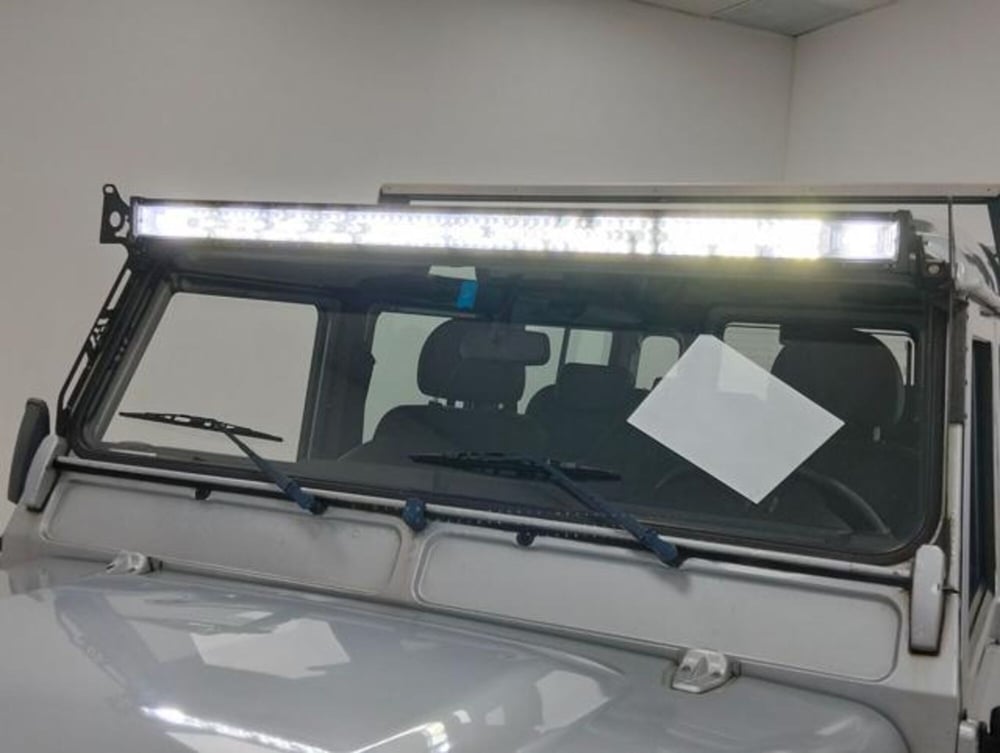 Land Rover Defender usata a Como (7)