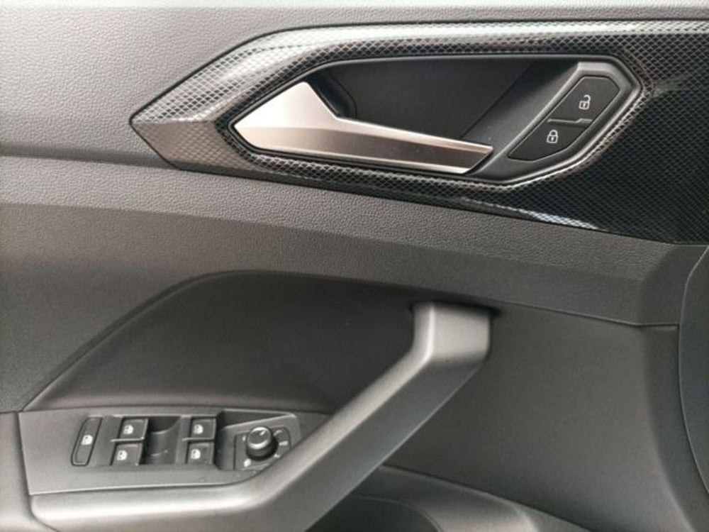 Volkswagen T-Cross nuova a Milano (14)