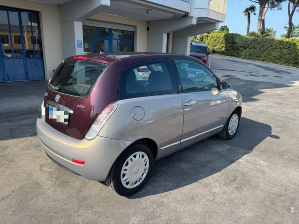 Lancia Ypsilon usata a Macerata (4)
