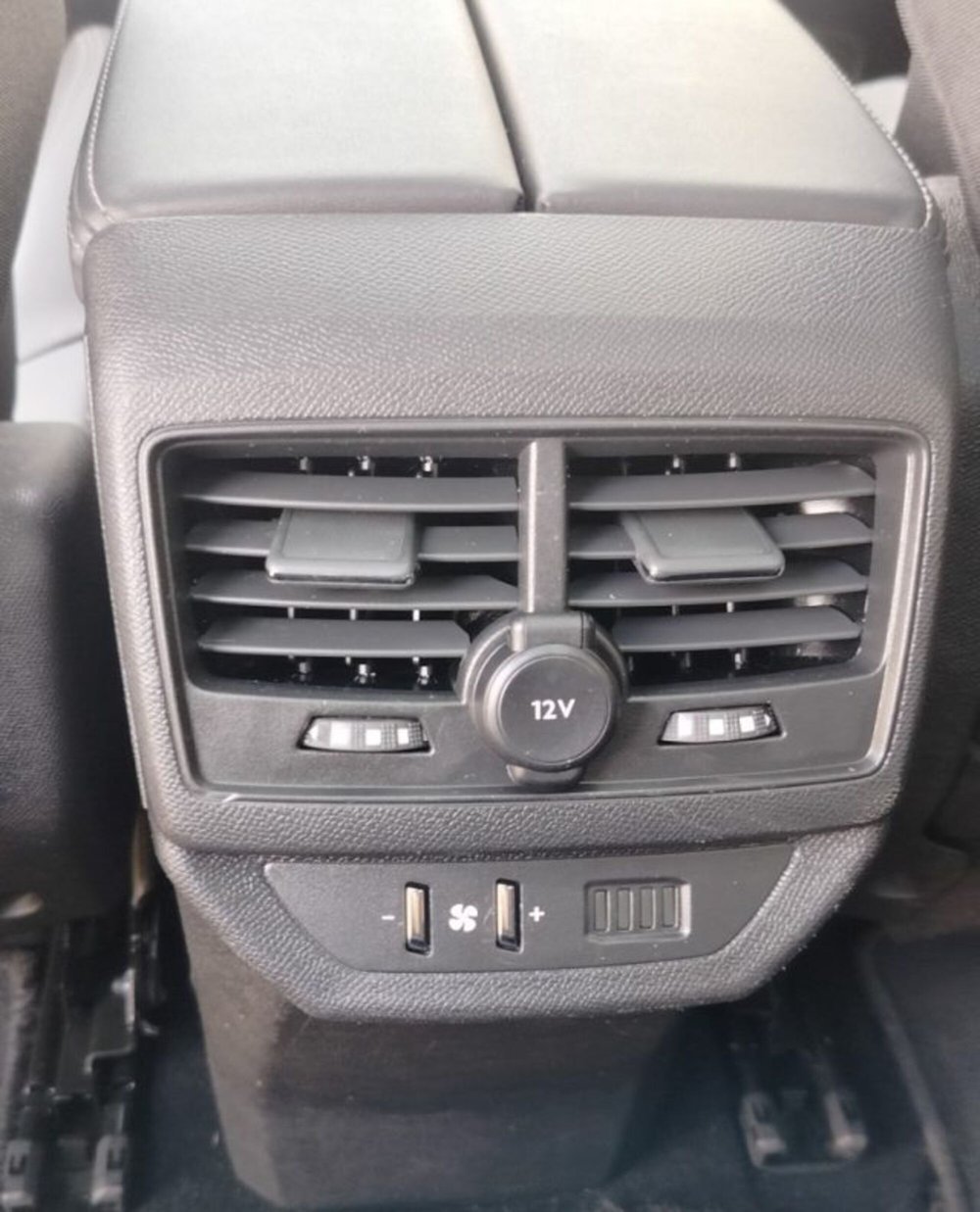 Peugeot 5008 usata a Oristano (20)
