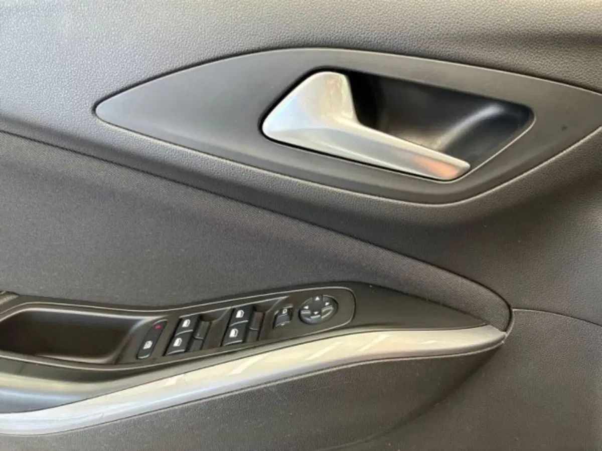 Opel Grandland X usata a Ancona (13)
