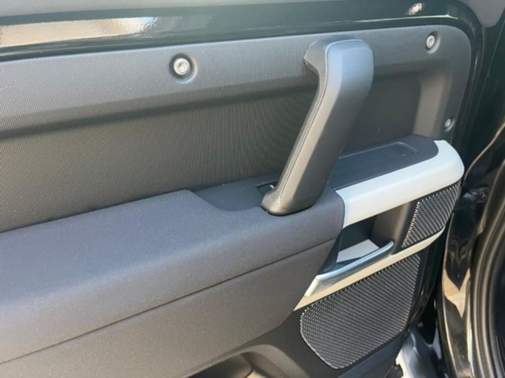 Land Rover Defender usata a Trapani (17)