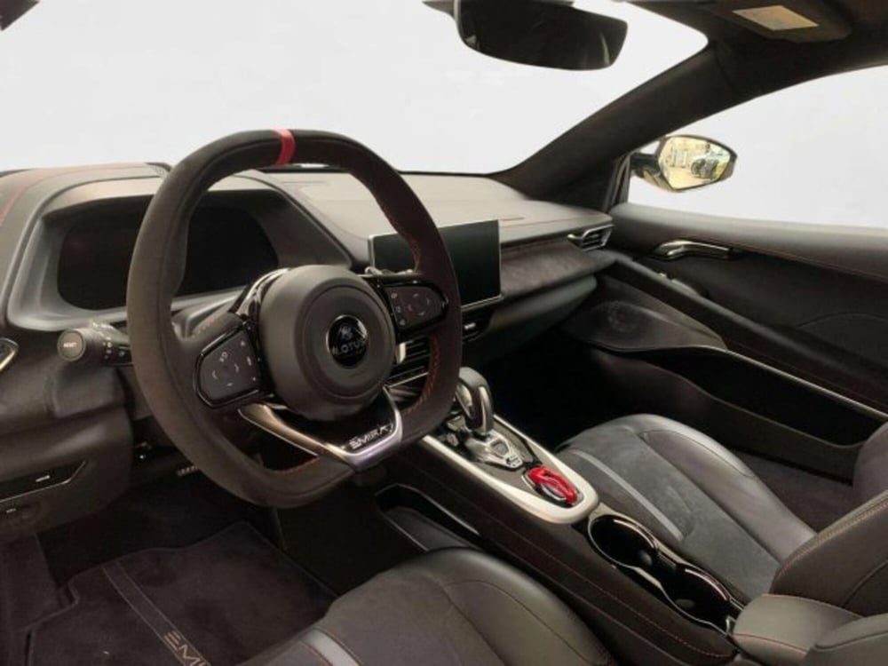 Lotus Emira usata a Firenze (7)