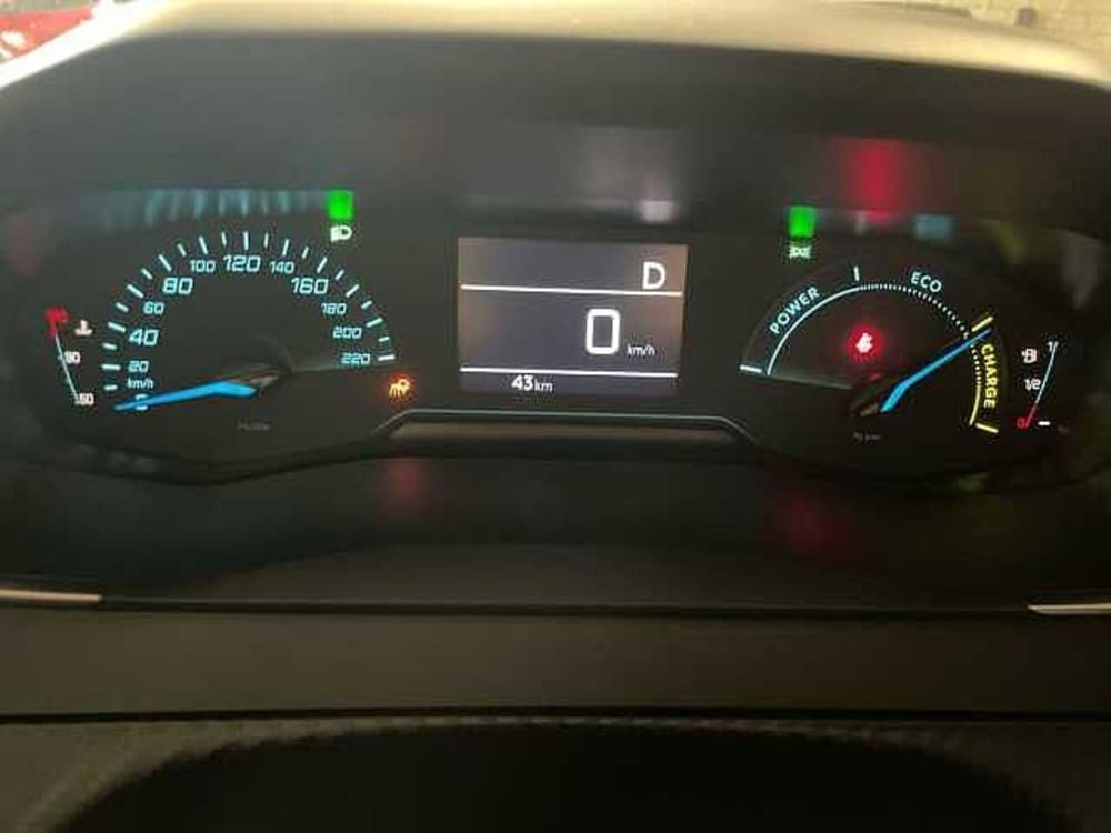 Peugeot 208 nuova a Salerno (12)